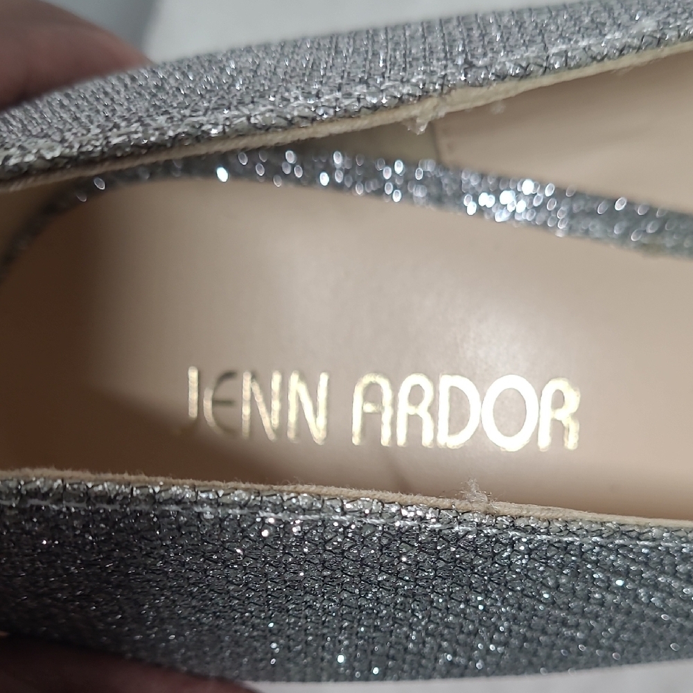 Jenn Ardor Elegant Silver Glitter Pumps - Picture 2 of 10